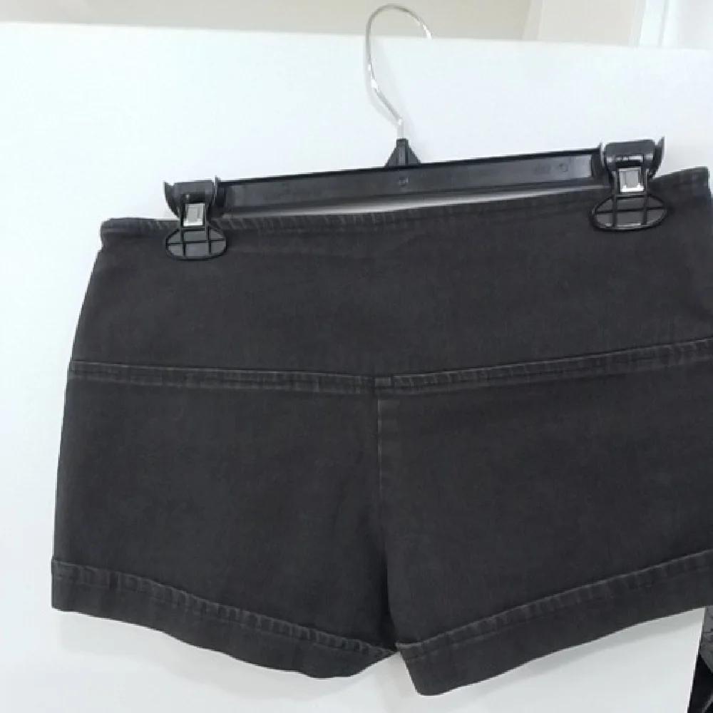 Lot of 4 Shorts Black and Gray Women's Shorts PRE-OWNED - Picture 8 of 11